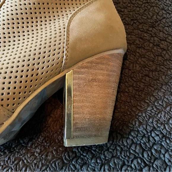 Heeled booties - Picture 2 of 5